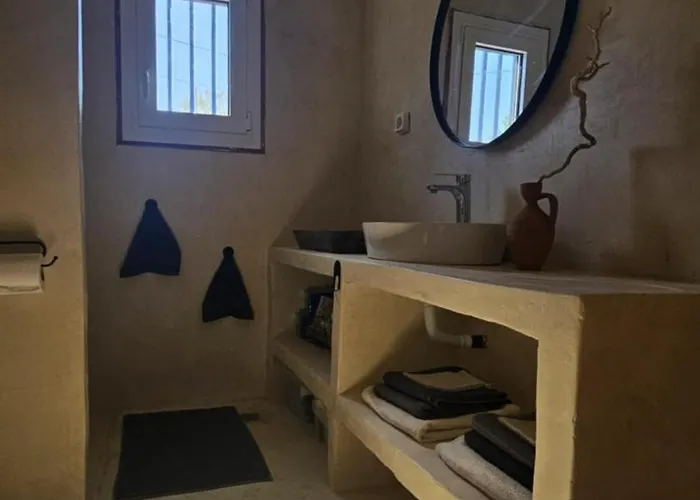 Spiti Koukouvagias * Livadhákia