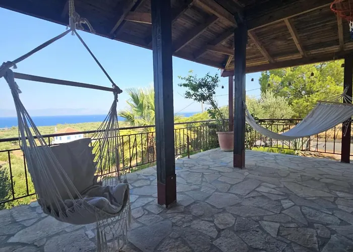 Spiti Koukouvagias Livadhákia